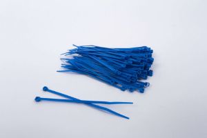 Afbeelding - https-www-ez-catalog-nl-Asset-b534e7fe681a4b88976c409e60afd878-ImageFullSize-blauwe-kabelbinders-shopping-jpg